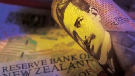 NZ dollar reverses overnight gain on weaker dairy price concerns